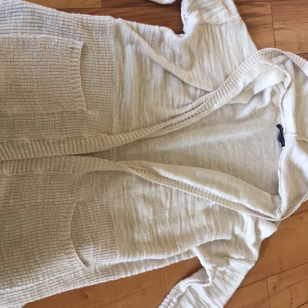 american eagle cardigan! with pockets and a hood!